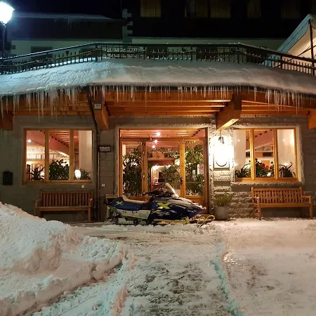 מלון Ristorante Il Laghetto *